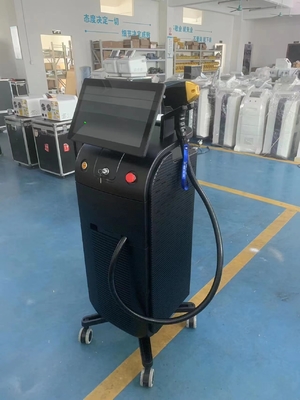 refroidissement par l'eau titanique d'épilation de machine de laser de diode de la glace 300-2000W