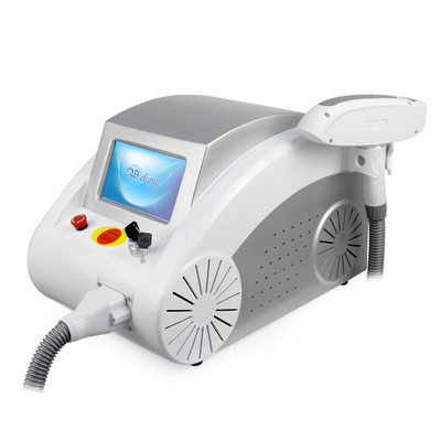 Portable Q commuté Nd Yag élimination de tatouage laser peeling au carbone machine de beauté de blanchiment de la peau