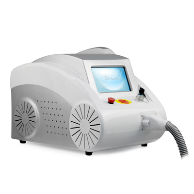 Portable Q commuté Nd Yag élimination de tatouage laser peeling au carbone machine de beauté de blanchiment de la peau