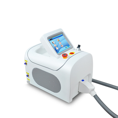 Portable Q Switched Beauty Soins personnels Nd Yag Laser Machine pour le retrait de tatouage Cercles noirs Retrait de pigment
