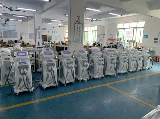 Laser à double écran 3 en 1 multifonctionnel IPL RF Nd Yag Laser pour le rajeunissement de la peau et l'épilation