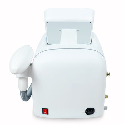Machine laser à 3 longueurs d'onde portable pour le retrait de tatouage 1064nm Q commuté Nd Yag