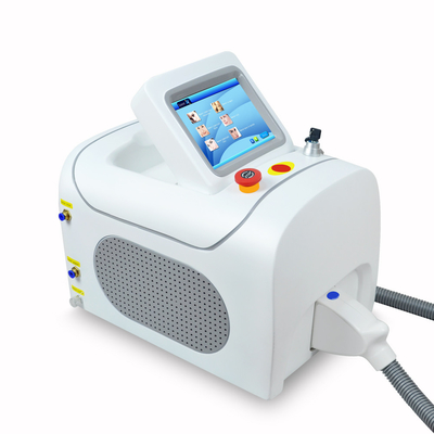 Machine laser à 3 longueurs d'onde portable pour le retrait de tatouage 1064nm Q commuté Nd Yag
