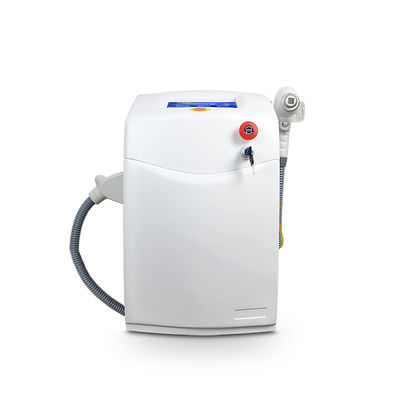 Machine d'épilation laser à diode 808nm portable avec une largeur d'impulsion de 20 à 950 ms, une fréquence de 1 à 20 Hz et une taille de tache de 10 x 16 mm