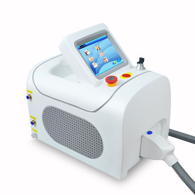 Machine laser ND YAG avec écran tactile LCD TFT couleur véritable 8 pouces et système de refroidissement eau-air