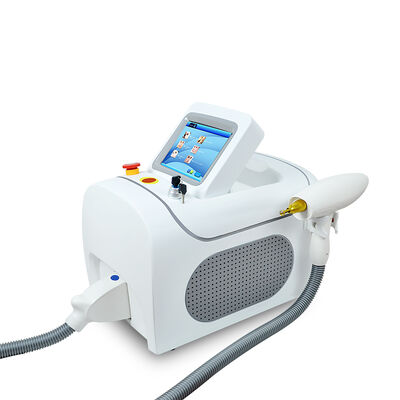 Machine laser ND YAG avec écran tactile LCD TFT couleur véritable 8 pouces et système de refroidissement eau-air